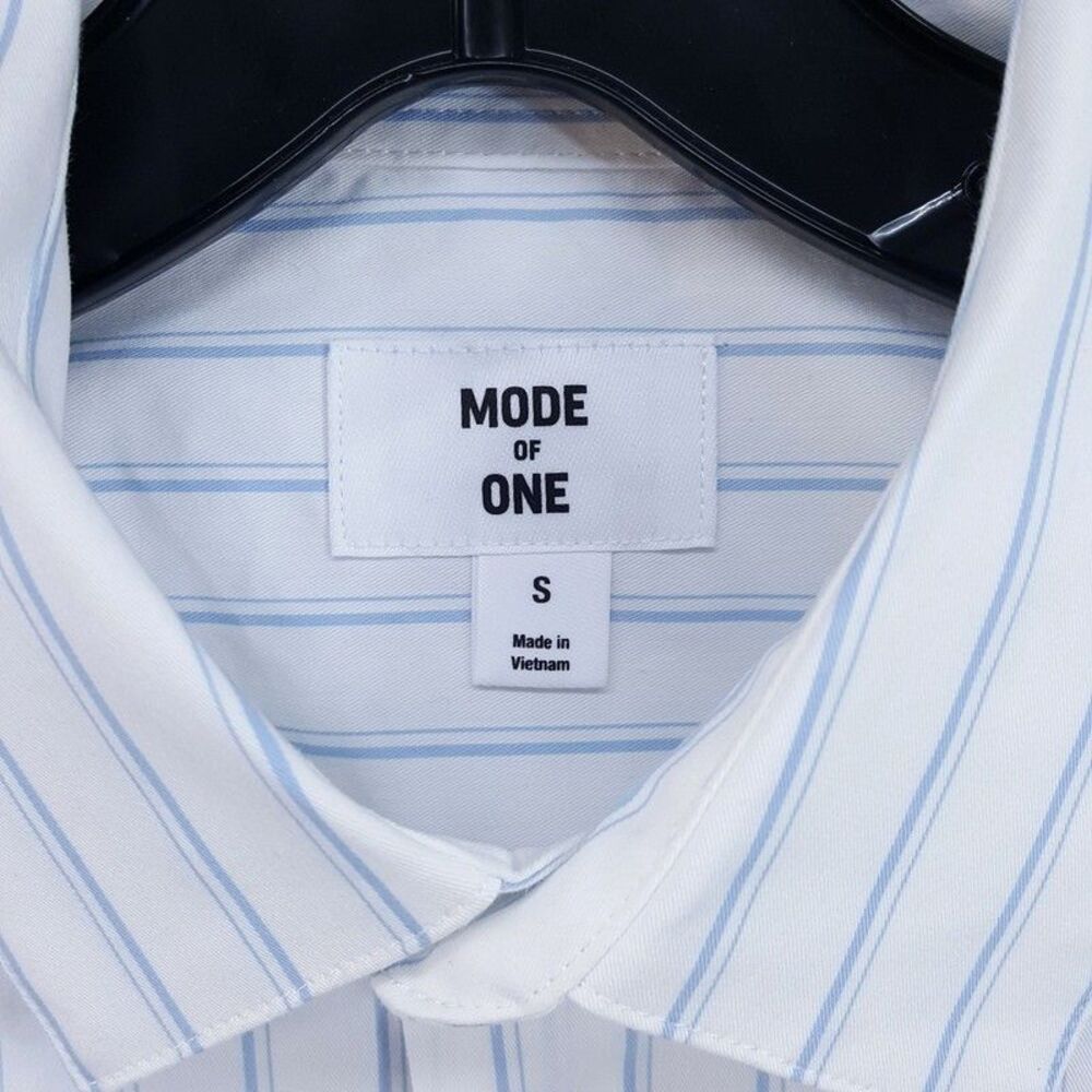 MODE OF ONE Dress Shirt Mens Small White Blue Vertical Stripe Cotton Blend